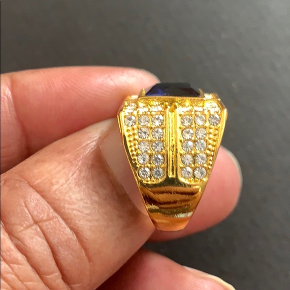 Ring - Picture 4 of 4